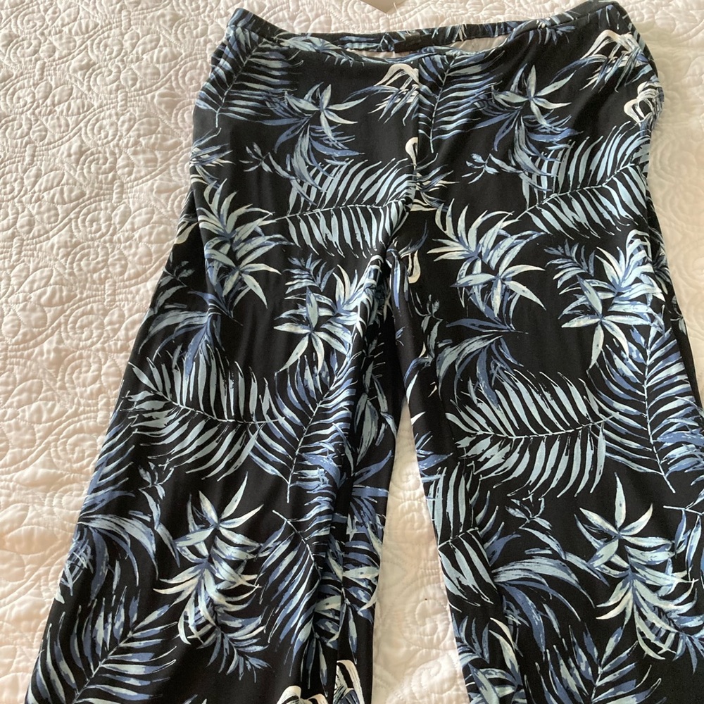J Jill elastic waist pants cotton and very comfortable in a large petite. NWT